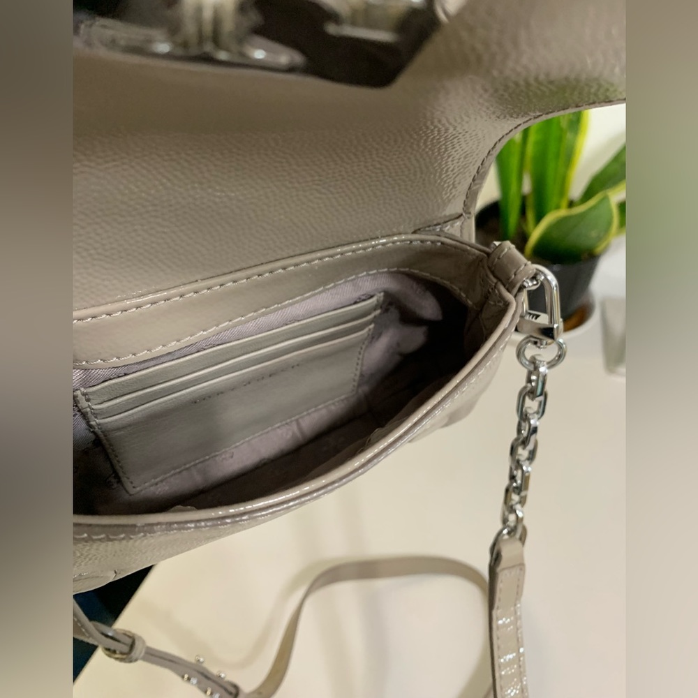 💕👜 (Like New)TORY BURCH Crossbody Purse - Picture 11 of 13